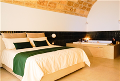 13 o 15/02: 1 Notte a San Valentino in Suite con Vasca Idromassaggio anche con Sauna e Massaggio per 2 persone