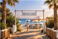 Anche Sabato e Domenica: Accesso al Lido con Ombrellone, Lettino, Telo, Caffè e Parcheggio per 2 o 3 persone