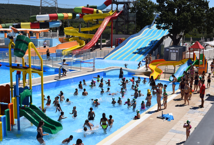Anche Sabato e Domenica: Ingresso all'Acquapark con Ombrellone e Lettino anche con Light Lunch per 2, 3 o 4 persone