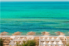 2/06: Accesso al Lido il 2 Giugno con Ombrellone e Lettino in Area Spiaggia anche con Pranzo per 2 o 3 persone