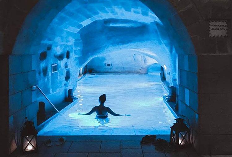 1 Notte nei Sassi con Spa e Accesso alla Piscina Riscaldata per 2 persone