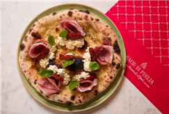 Anche Sabato a Cena e Domenica a Pranzo: Menù Pizza, Puccia o Insalata per 2 o 3 persone