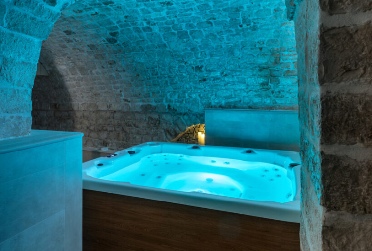 14/02: 1 Notte a San Valentino con Percorso Benessere di 2 Ore per 2 persone 