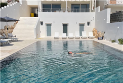 1 Notte in Appartamento Luxury con con Accesso alla Piscina Esterna per 2 persone