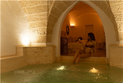 1 Notte in Suite Zahra con Mini Piscina Idromassaggio (Opzione A) dalla domenica al venerdì per 2 persone 