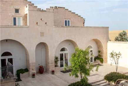 1 Notte in Bubble Room con Idromassaggio Esterna Riscaldata anche in Mezza Pensione per 2 persone
