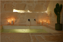 1 Notte in Suite con Mini Piscina Idromassaggio per 2 persone 