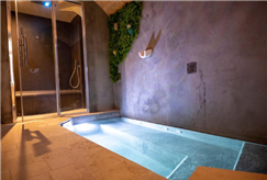 1 o 2 Notti in Suite con Mini Piscina Idromassaggio e Bagno Turco per 2 persone