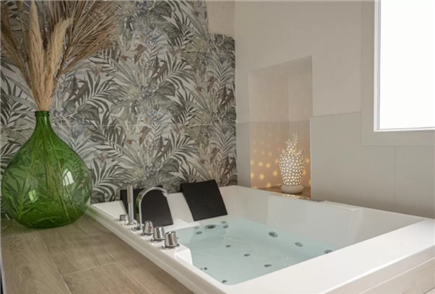 1 Notte in Suite con Vasca Idromassaggio per 2 persone