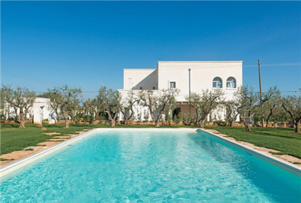 1 Notte in Masseria con Piscina per 2 persone