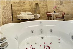 1 Notte anche in Suite con Vasca Idromassaggio per 2 persone
