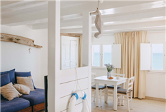 Dal 23 Maggio: 1 Notte in Camera Vista Mare con Accesso al Lido e Utilizzo della Vasca Idromassaggio con Aperitivo per 2 persone