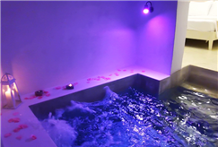 1, 2 o 3 Notti in Suite con Mini Piscina Idromassaggio per 2 persone