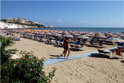 Accesso al Lido con Ombrellone e Lettino per 2 o 3 persone