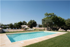 1 Notte in Masseria con Piscina Esterna anche in Mezza Pensione per 2 persone