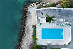 14 o 15/08: 1 Notte a Ferragosto in Camera con Vista Mare in Mezza Pensione con Accesso alla Piscina Esterna per 2 persone