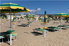14 o 15/08: 1 Notte a Ferragosto in Mezza Pensione con Accesso al Lido e Spa anche con Massaggio per 1 persona