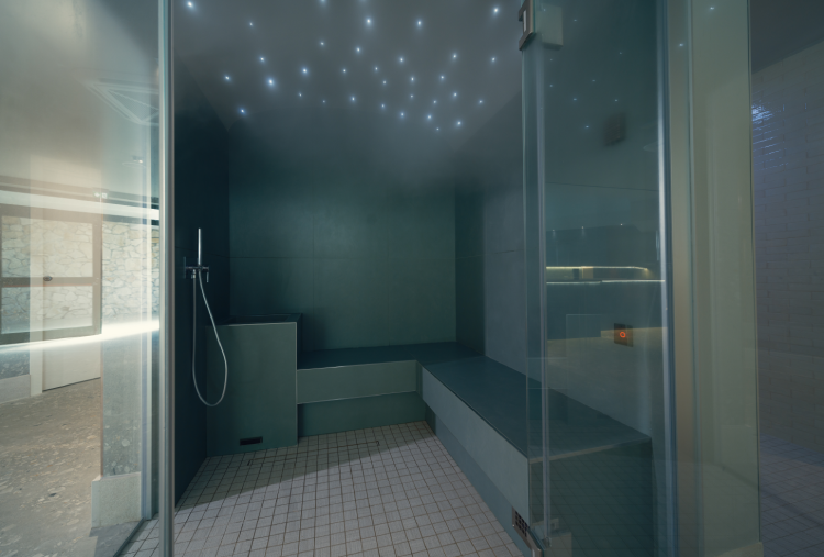 30/04, 1 o 2/05: 1 o 2 Notti del 1° Maggio in B&B o Mezza Pensione con Spa anche con Massaggio per 2 persone