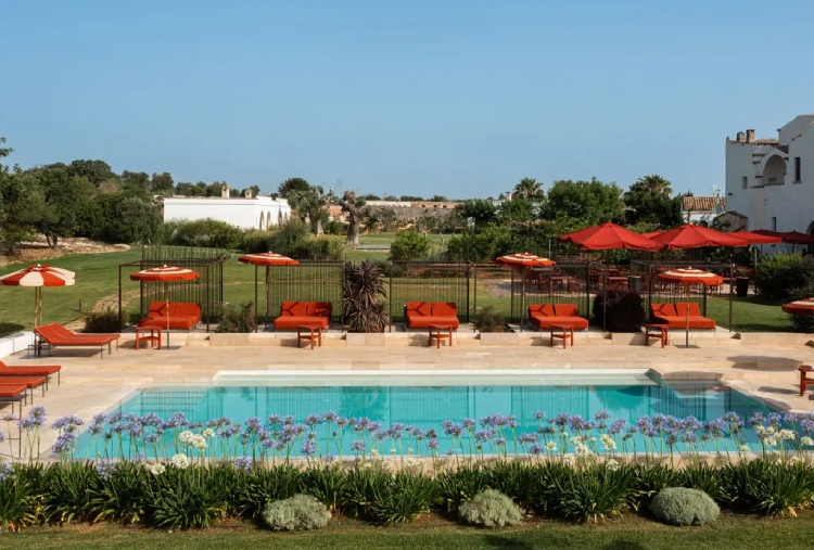 1 Notte in Suite in B&B o Mezza Pensione con Accesso alla Piscina Esterna per 2 persone