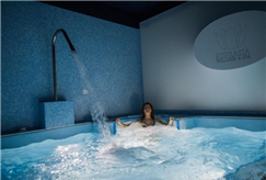 Dal 31 Dicembre al 2 Gennaio: 2 Notti a Capodanno con Cenone con Musica, Pranzo di Capodanno e Percorso Benessere per 1 persona