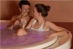 6-7-8/12: 1 Notte dell'Immacolata con Spa Privata anche in Mezza Pensione per 2 persone