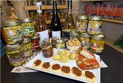 Degustazione di Prodotti Tipici Pugliesi con Bottiglia di Vino per 2 persone