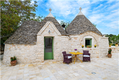 2 o 3 Notti in Valle d'Itria anche in Trullo con Mini Piscina Idromassaggio per 2 persone 