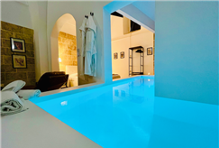 1 Notte in Suite con Piscina Interna Riscaldata per 2 persone
