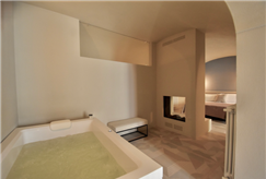 1 Notte in Suite con Vasca Idromassaggio per 2 persone