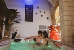 1 Notte in Suite con Private Spa con Vasca Idromassaggio, Bagno Turco e Doccia Emozionale per 2 persone