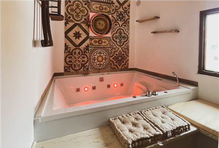 1 Notte in Suite con Vasca Idromassaggio per 2 persone