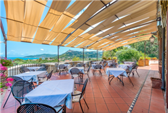 Dal 4 al 7 Aprile: 2 Notti a Pasqua in Campania con Pranzi di Pasqua e Pasquetta con Musica per 2 persone