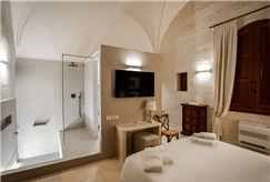 Dall'1 al 19 Aprile: 1 Notte in Junior Suite con Vasca in B&B per 2 persone