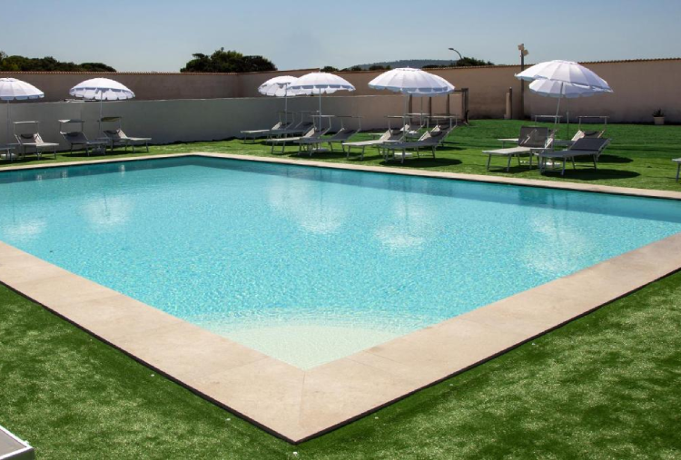 Bee Queen Hotel & Resort