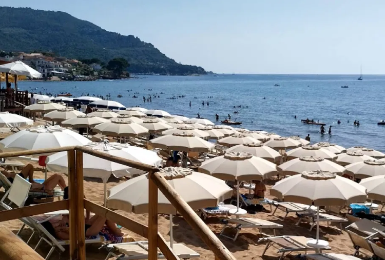 Anche Sabato e Domenica: Accesso al Lido con Ombrellone e Lettino anche con Pranzo per 2 o 3 persone