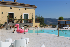 Dal 13 al 17 Agosto: 3 o 4 Notti a Ferragosto in Mezza Pensione con Accesso alla Piscina Esterna per 1 persona