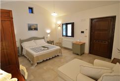 Fino al 31 Luglio e dal 16 Settembre al 30 Dicembre: 1 Notte in Camera Standard + Accesso Privato alla Vasca Idromassaggio Esterna per 2 persone