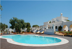 1 Notte in Masseria con Accesso alla Piscina Esterna per 2 persone