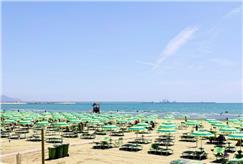 Anche Sabato e Domenica: Accesso al Lido con Ombrellone e Lettino anche con Light Lunch per 2 o 3 persone