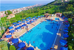 13, 14 e 15/08: 3 Notti a Ferragosto in Abruzzo in Villaggio in Pensione Completa con Animazione, Piscina e Spiaggia per 1 persona
