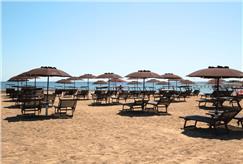 Anche Sabato: Accesso al Lido con Ombrellone, Lettino e Caffè per 2 o 3 persone