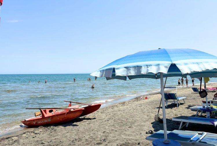 Anche Sabato: Accesso al Lido con Ombrellone, Lettino e Bevanda anche con Pizza a Scelta per 2 o 3 persone