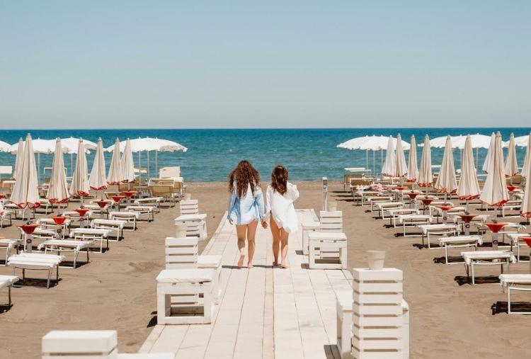 Anche Sabato: Accesso al Lido con Ombrellone e Lettino anche con Light Lunch per 2 o 3 persone