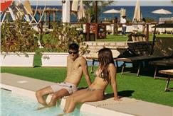 Accesso alla Spiaggia e alla Piscina con Ombrellone e Lettino per 2 persone