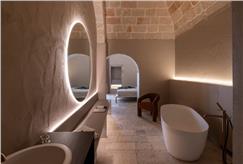 Suite con vasca di design: 1 Notte dalla domenica al venerdì per 2 persone