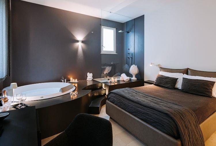 1 Notte in Suite con Vasca Idromassaggio anche con Spa Riservata per 2 persone