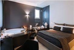1 Notte in Suite con Vasca Idromassaggio anche con Spa Riservata per 2 persone