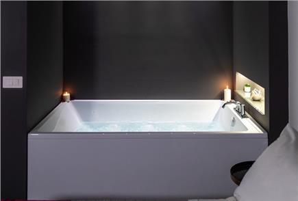 1 Notte in Suite con Vasca Idromassaggio per 2 persone